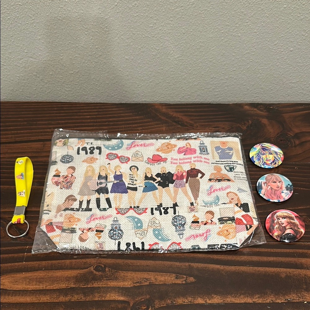 Taylor Swift makeup bag with Keychain and pins